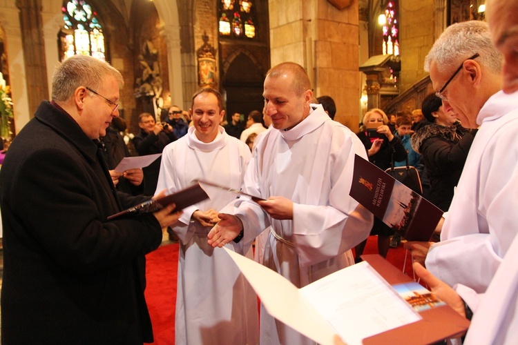 Święto patronalne abp. Józefa Kupnego i nowi nadzwyczajni szafarze Komunii św.