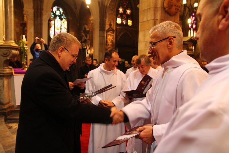 Święto patronalne abp. Józefa Kupnego i nowi nadzwyczajni szafarze Komunii św.