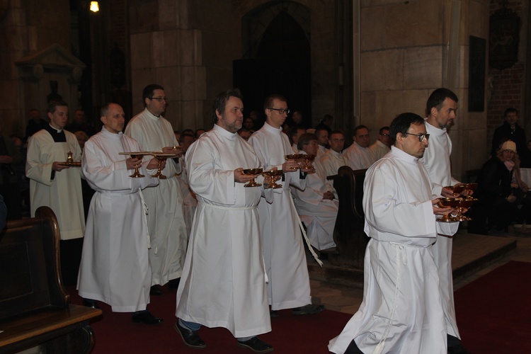 Święto patronalne abp. Józefa Kupnego i nowi nadzwyczajni szafarze Komunii św.