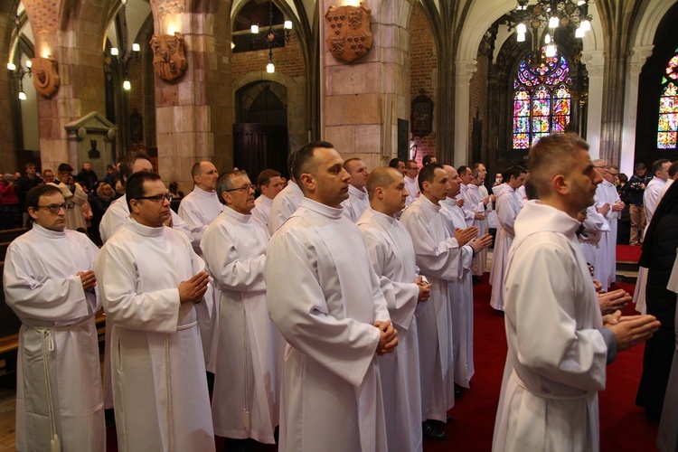 Święto patronalne abp. Józefa Kupnego i nowi nadzwyczajni szafarze Komunii św.