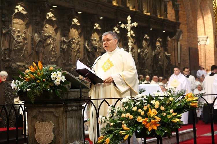 Święto patronalne abp. Józefa Kupnego i nowi nadzwyczajni szafarze Komunii św.