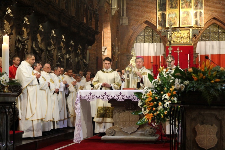 Święto patronalne abp. Józefa Kupnego i nowi nadzwyczajni szafarze Komunii św.