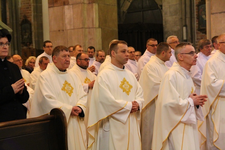 Święto patronalne abp. Józefa Kupnego i nowi nadzwyczajni szafarze Komunii św.