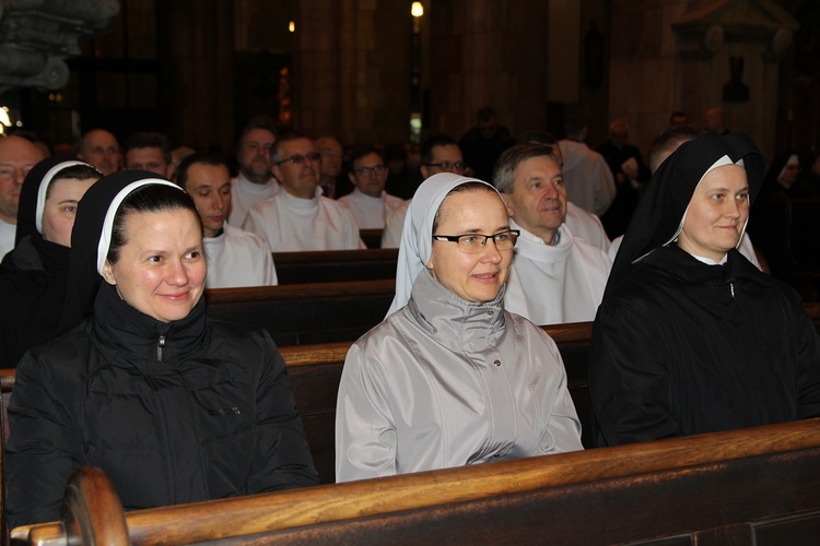 Święto patronalne abp. Józefa Kupnego i nowi nadzwyczajni szafarze Komunii św.