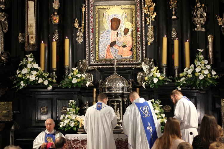 Zawierzenie Ruchu Światło-Życie diecezji łowickiej na Jasnej Górze