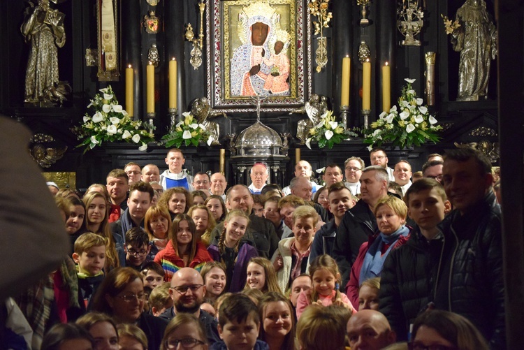 Zawierzenie Ruchu Światło-Życie diecezji łowickiej na Jasnej Górze