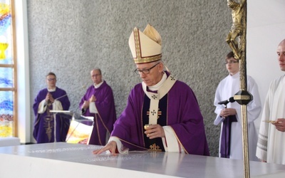 Abp Wiktor Skworc: Jesteśmy cząstką Kościoła