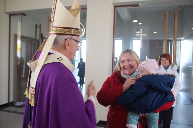 Poświęcenie ołtarza i prezbiterium w Bojszowach Nowych