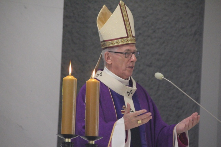 Poświęcenie ołtarza i prezbiterium w Bojszowach Nowych