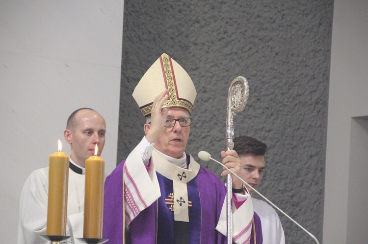 Poświęcenie ołtarza i prezbiterium w Bojszowach Nowych