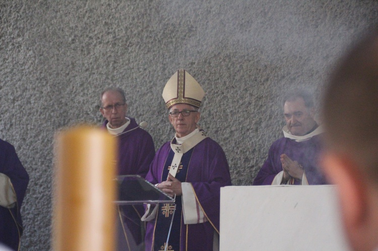 Poświęcenie ołtarza i prezbiterium w Bojszowach Nowych