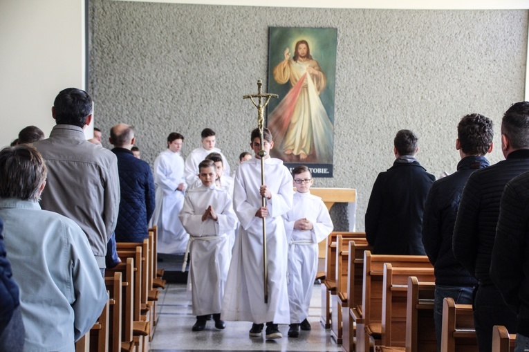 Poświęcenie ołtarza i prezbiterium w Bojszowach Nowych