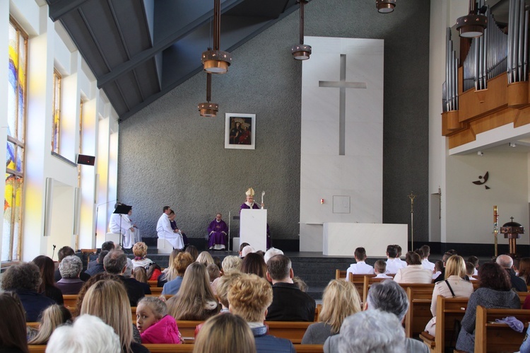 Poświęcenie ołtarza i prezbiterium w Bojszowach Nowych