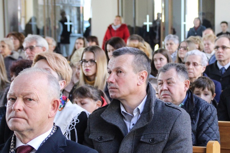 Poświęcenie ołtarza i prezbiterium w Bojszowach Nowych