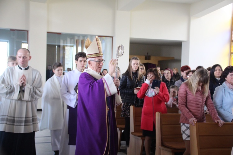 Poświęcenie ołtarza i prezbiterium w Bojszowach Nowych