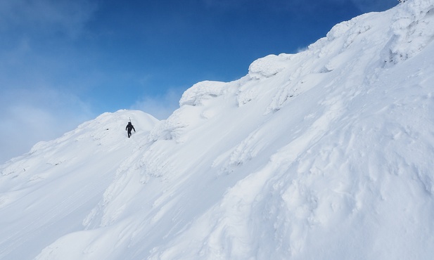 Tatry: Lawina zeszła w rejonie Morskiego Oka