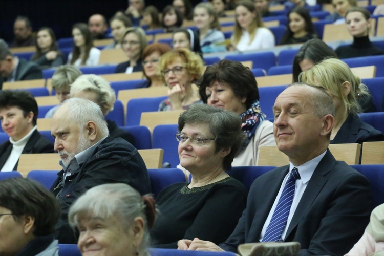 Forum Nauczycieli i Wychowawców.