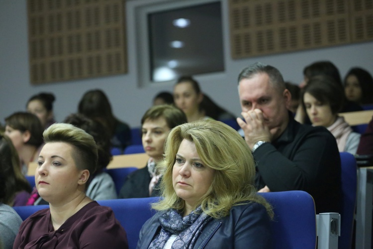 Forum Nauczycieli i Wychowawców.