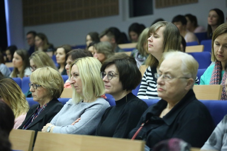 Forum Nauczycieli i Wychowawców.