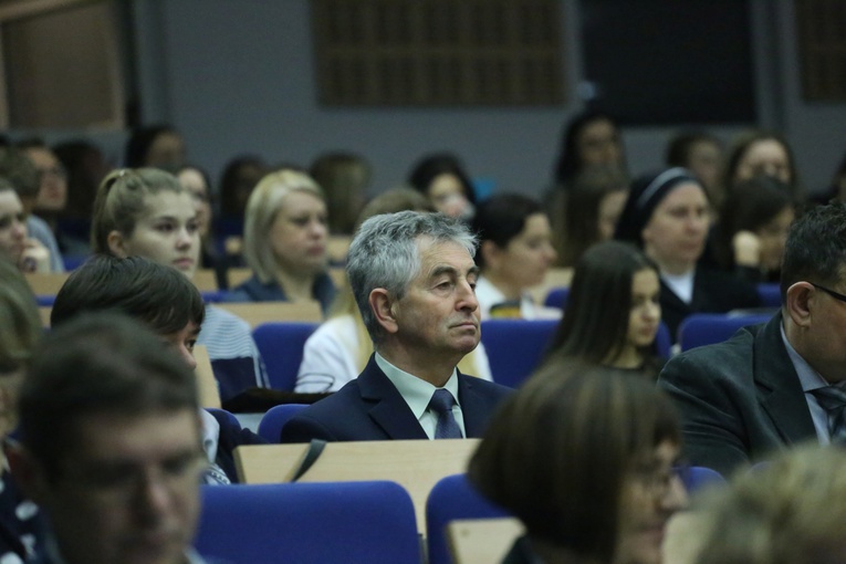 Forum Nauczycieli i Wychowawców.