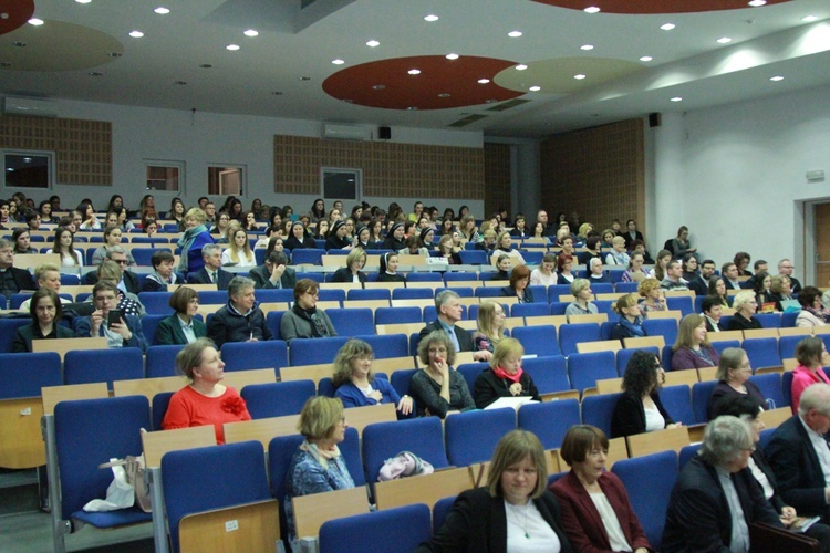 Forum Nauczycieli i Wychowawców.