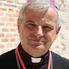 Biskup Mendyk przypomina: Religia nie jest przedmiotem dodatkowym