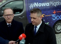 O nowym programie rządowym mówią Krzysztof Murawski (z lewej) i Artur Standowicz.