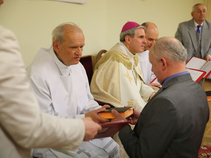 Neokatechumeni otrzymali księge Liturgii Godzin 