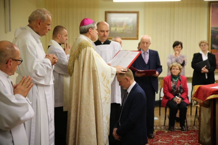 Neokatechumeni otrzymali księge Liturgii Godzin 