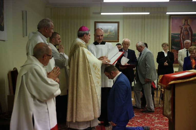 Neokatechumeni otrzymali księge Liturgii Godzin 