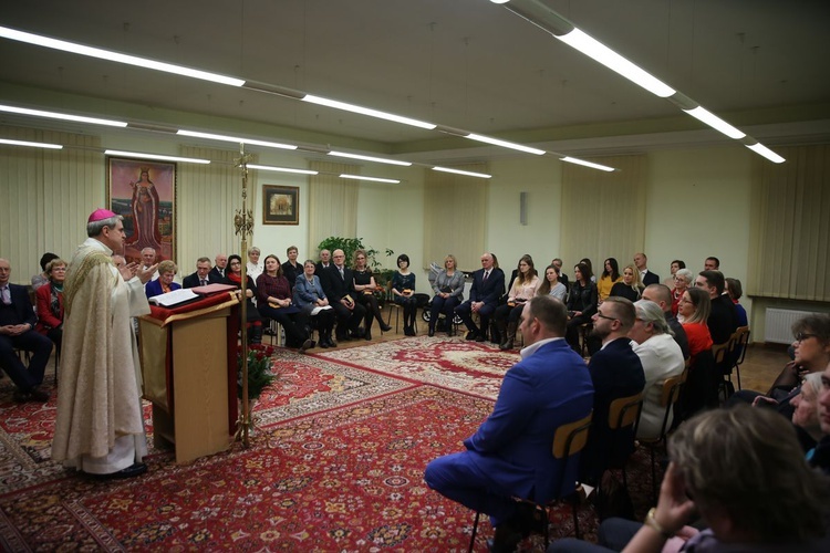 Neokatechumeni otrzymali księge Liturgii Godzin 