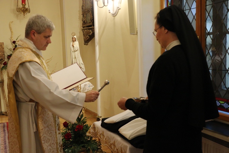 Obłóczyny s. Faustyny i s. Klary w Zgromadzeniu Sióstr Bożego Serca Jezusa