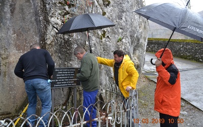 Polskie tablice w Lourdes w Roku św. Bernadety