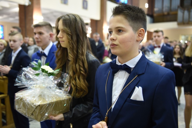 Bierzmowanie u Matki Bożej Nieustającej Pomocy w Mielcu - cz. 1