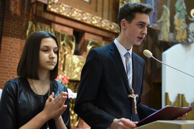 Bierzmowanie u Matki Bożej Nieustającej Pomocy w Mielcu - cz. 1