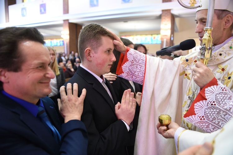 Bierzmowanie u Matki Bożej Nieustającej Pomocy w Mielcu - cz. 1