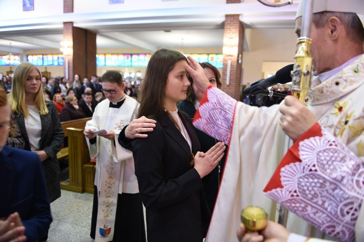 Bierzmowanie u Matki Bożej Nieustającej Pomocy w Mielcu - cz. 1