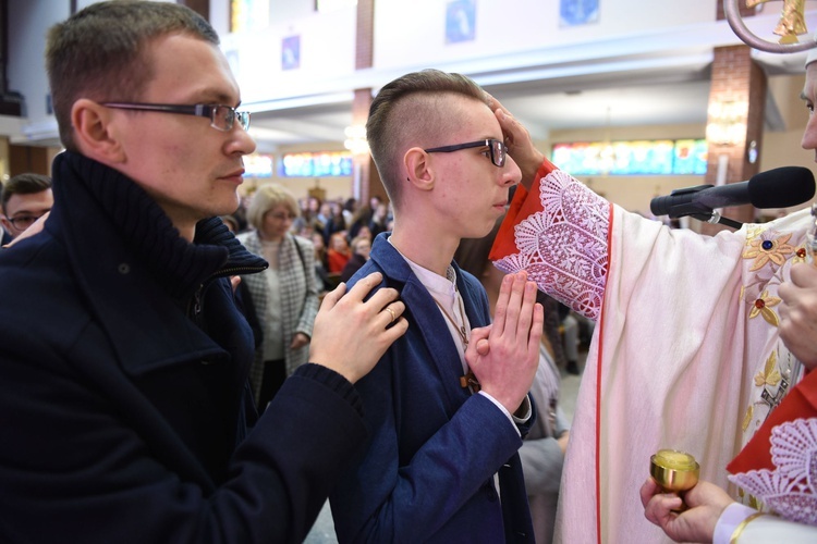 Bierzmowanie u Matki Bożej Nieustającej Pomocy w Mielcu - cz. 1