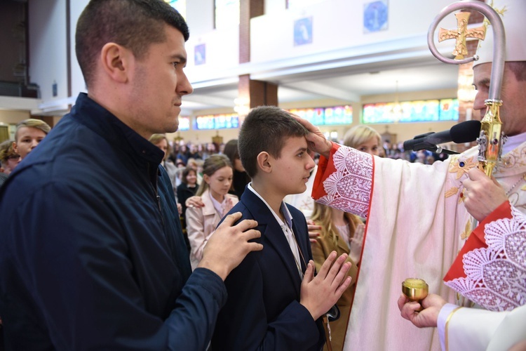 Bierzmowanie u Matki Bożej Nieustającej Pomocy w Mielcu - cz. 1