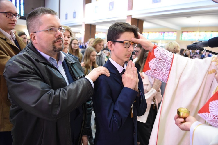 Bierzmowanie u Matki Bożej Nieustającej Pomocy w Mielcu - cz. 1