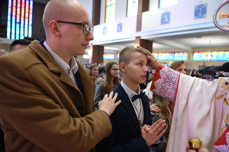 Bierzmowanie u Matki Bożej Nieustającej Pomocy w Mielcu - cz. 1