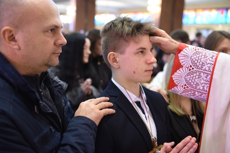 Bierzmowanie u Matki Bożej Nieustającej Pomocy w Mielcu - cz. 1