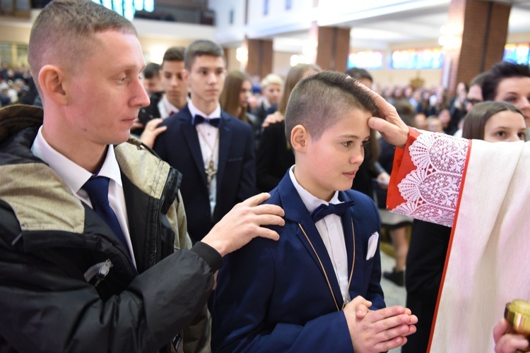 Bierzmowanie u Matki Bożej Nieustającej Pomocy w Mielcu - cz. 1