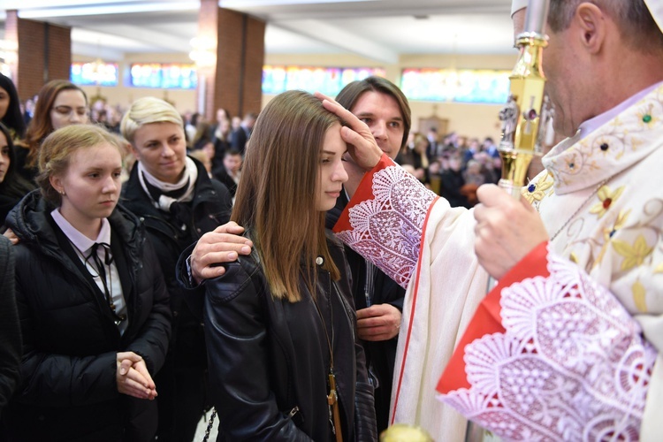 Bierzmowanie u Matki Bożej Nieustającej Pomocy w Mielcu - cz. 1