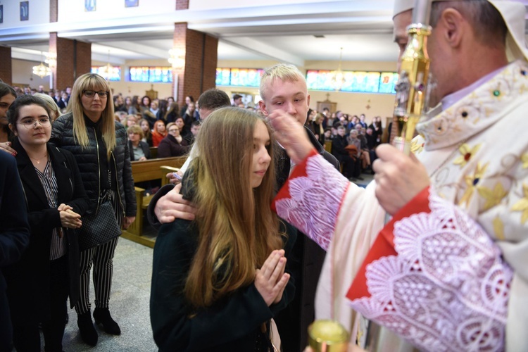 Bierzmowanie u Matki Bożej Nieustającej Pomocy w Mielcu - cz. 1