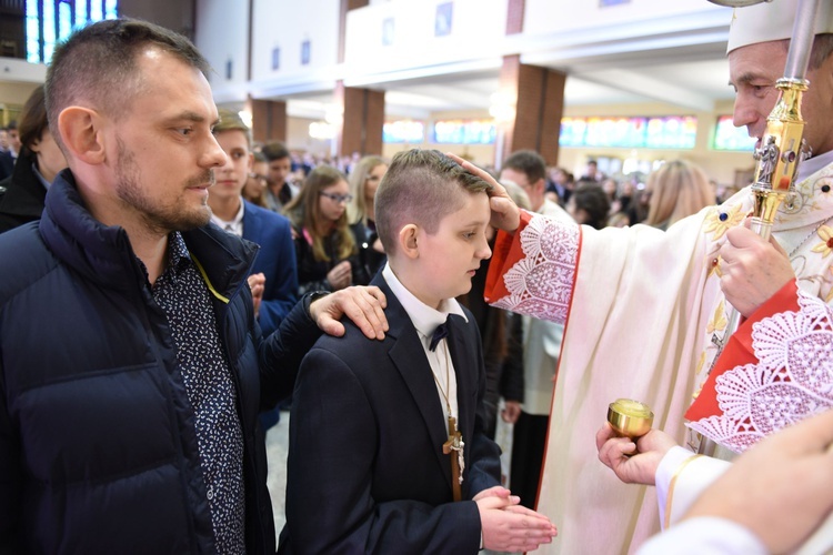 Bierzmowanie u Matki Bożej Nieustającej Pomocy w Mielcu - cz. 1