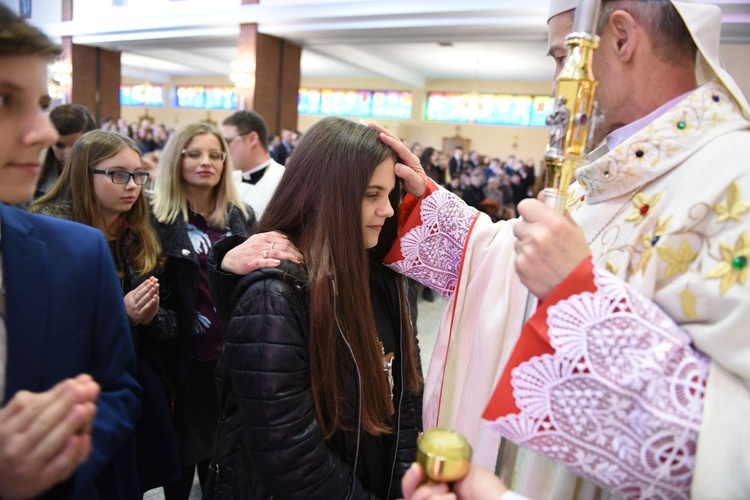 Bierzmowanie u Matki Bożej Nieustającej Pomocy w Mielcu - cz. 1