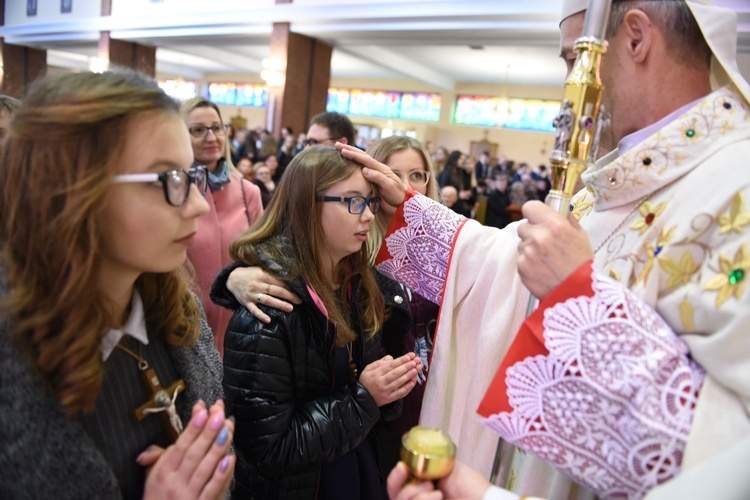 Bierzmowanie u Matki Bożej Nieustającej Pomocy w Mielcu - cz. 1