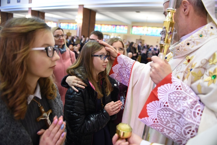 Bierzmowanie u Matki Bożej Nieustającej Pomocy w Mielcu - cz. 1