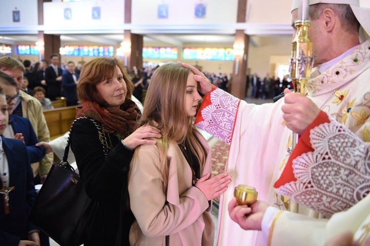 Bierzmowanie u Matki Bożej Nieustającej Pomocy w Mielcu - cz. 1